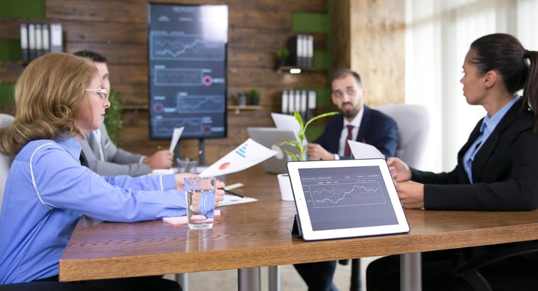 How Financial Advisor Firms Guide Clients Through Mortgage Payoff Strategies